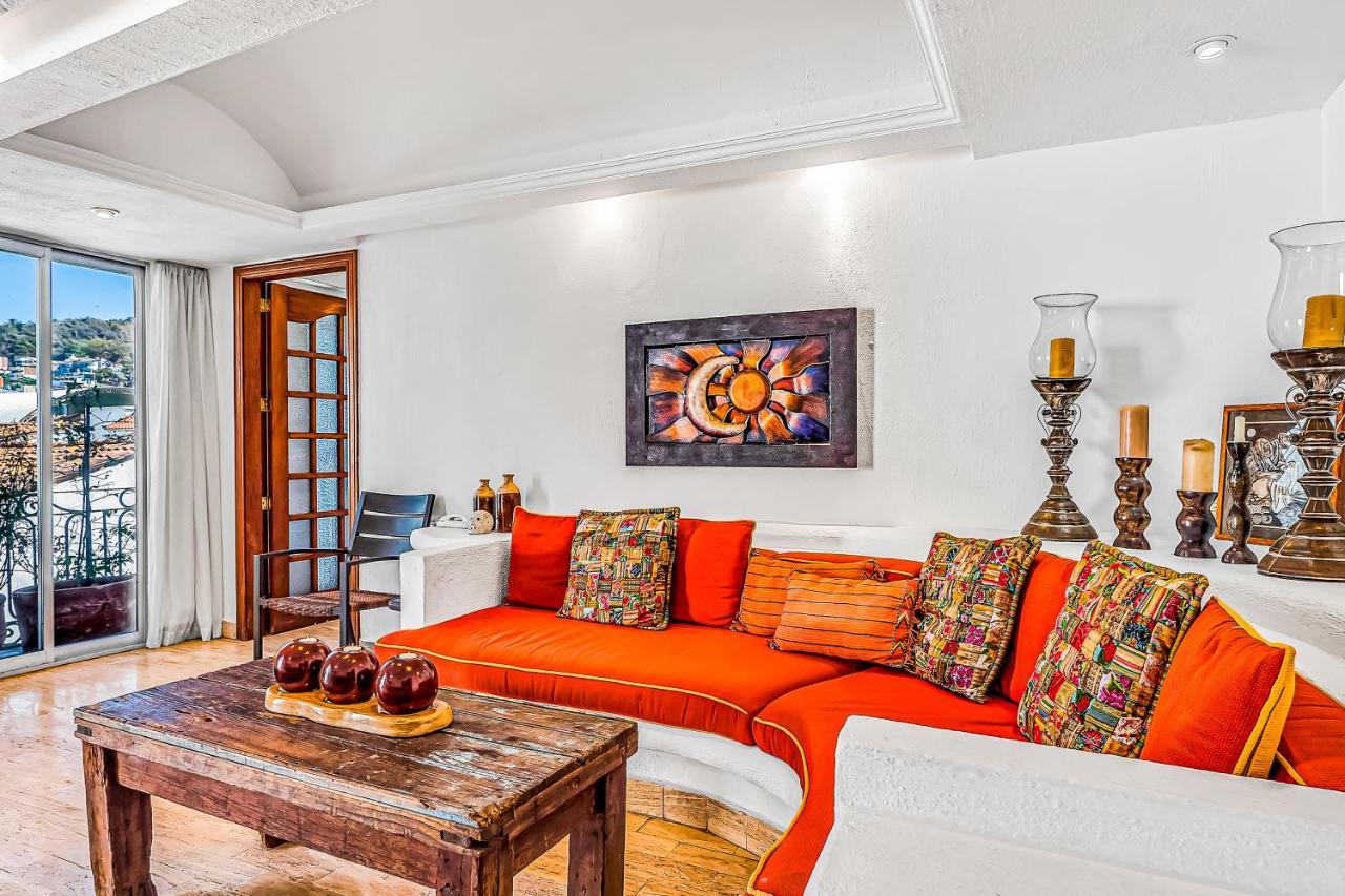 Malecon Beach Side Downtown Condo Puerto Vallarta Bagian luar foto