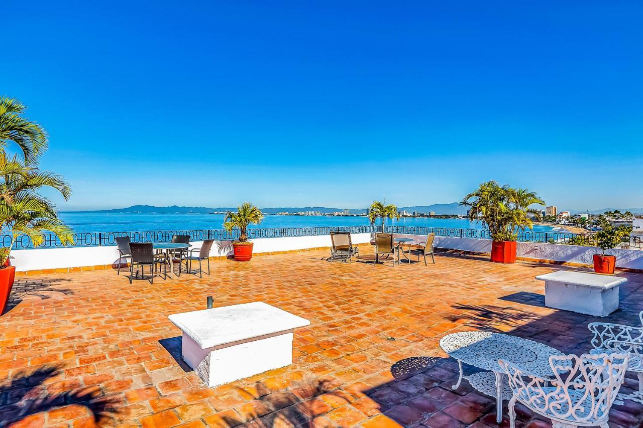 Malecon Beach Side Downtown Condo Puerto Vallarta Bagian luar foto